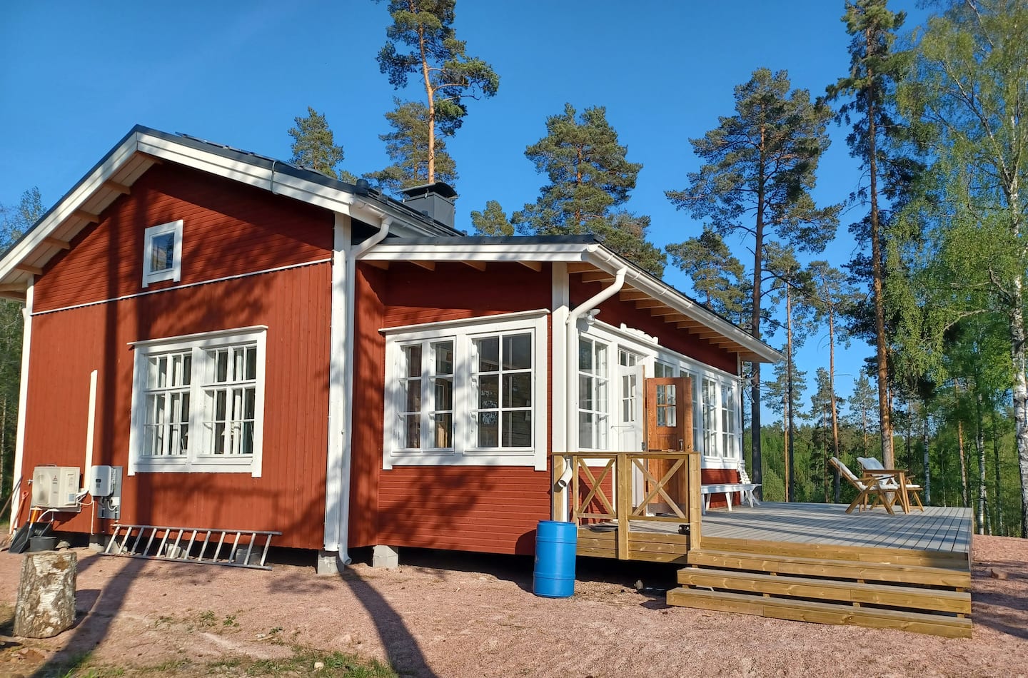 Punainen hirsimökki